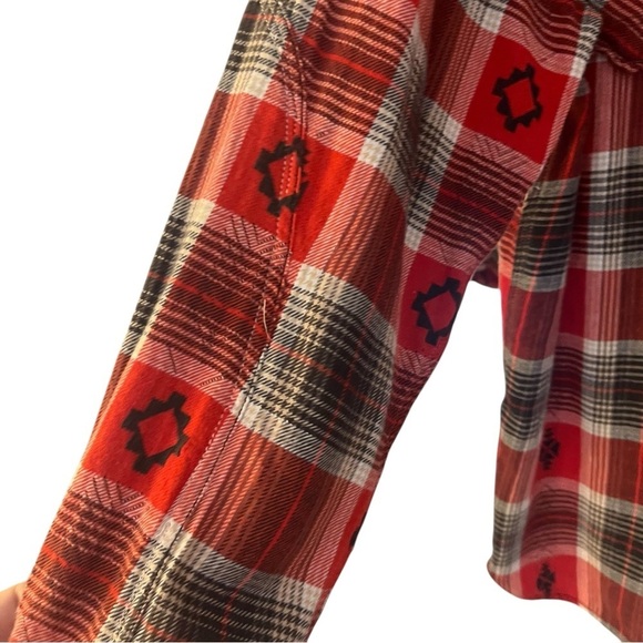True Grit Red and Black Casual Button Down Shirt Red/Black Aztec Print Sz L - Picture 6 of 12